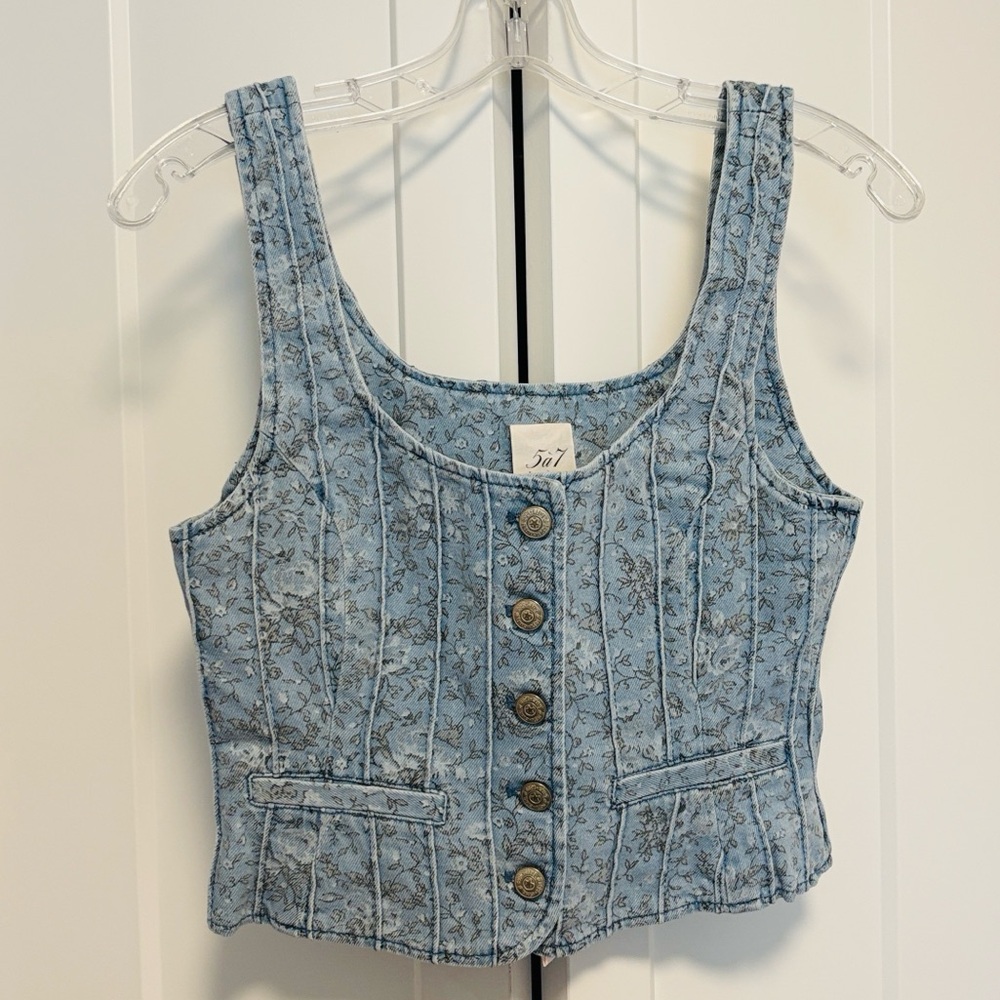 NWT [Cinq à Sept] Rowena Bouquet Floral Blue Denim Jean Button Vest Top Women’s - Picture 3 of 10